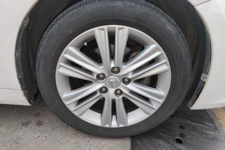 Used Lexus ES 2014 250 Elite Edition Right Front Wheel Hub