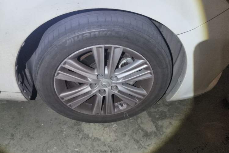 Used Lexus ES 2014 250 Elite Edition Right Front Wheel Hub