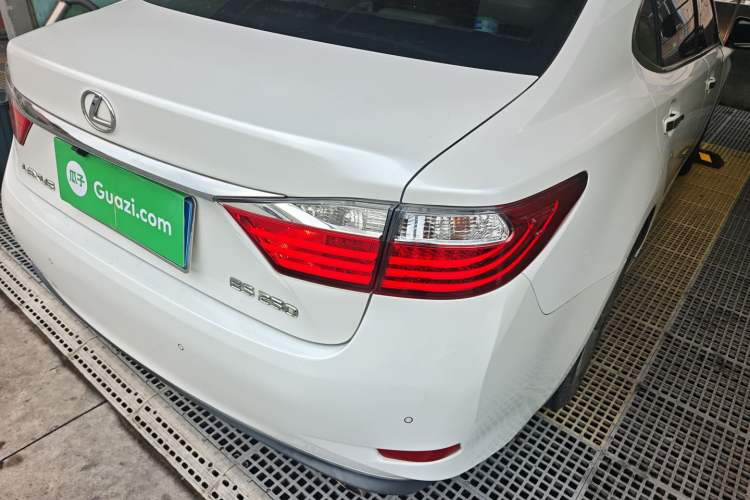 Used Lexus ES 2014 250 Elite Edition Right Rear Taillight