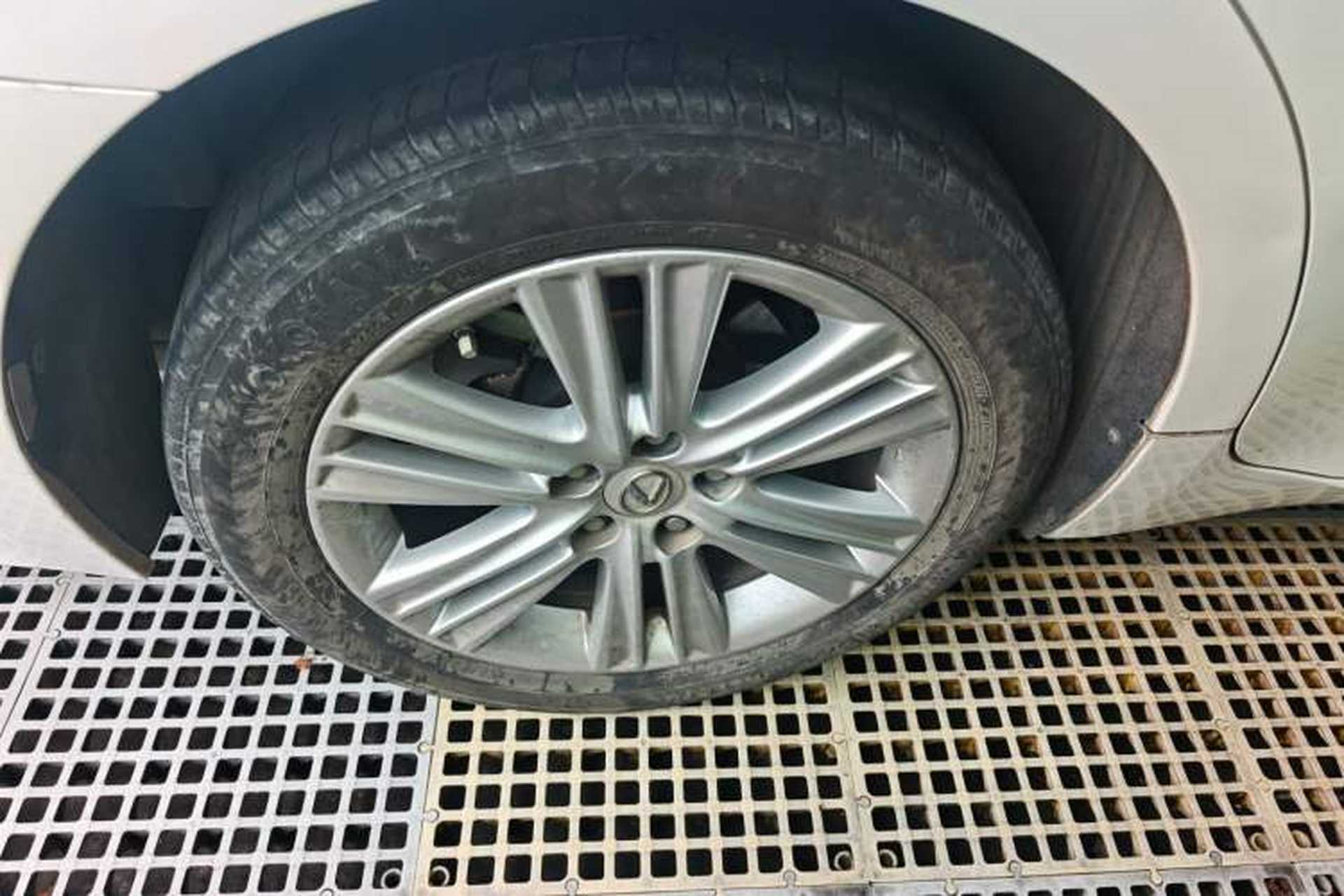 Used Lexus ES 2014 250 Elite Edition Right Rear Wheel Hub
