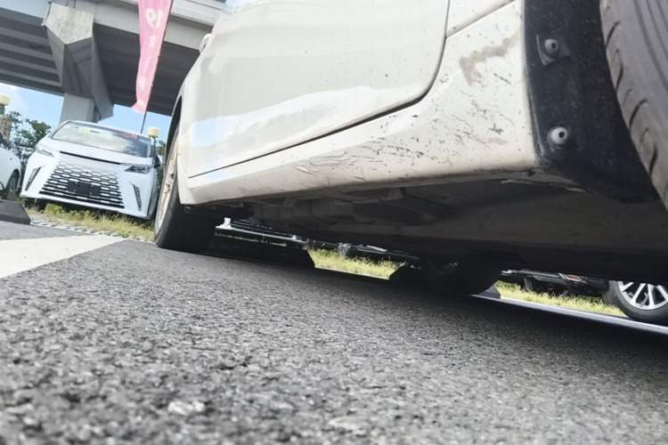 Used Lexus ES 2014 250 Elite Edition Right Side Sill