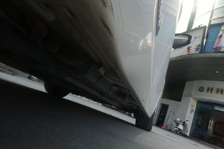 Used Lexus ES 2014 300h Elite Edition Right Side Sill