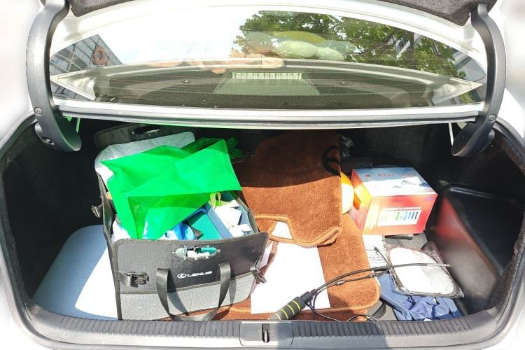 Used Lexus ES 2014 300h Comfort Edition Trunk