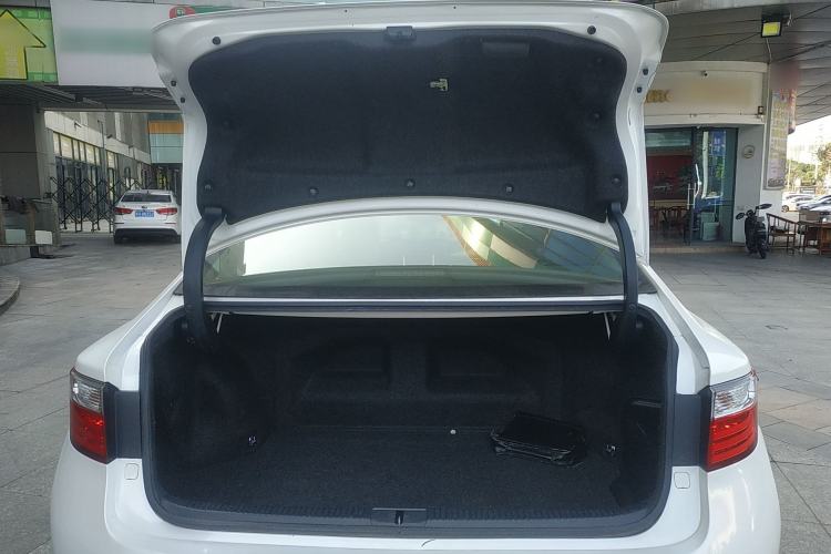 Used Lexus ES 2014 300h Elite Edition Trunk