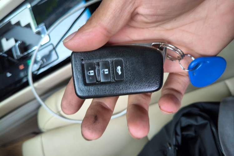 Used Lexus ES 2014 300h Elite Edition Vehicle Key