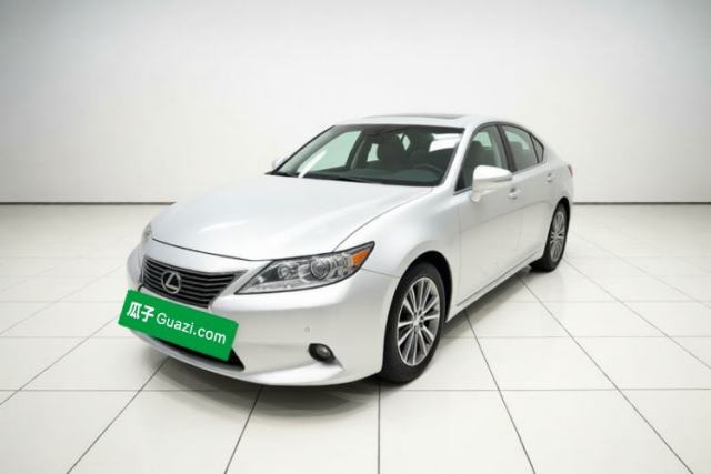 Ojetý Lexus ES 2014 250 Elite Edition