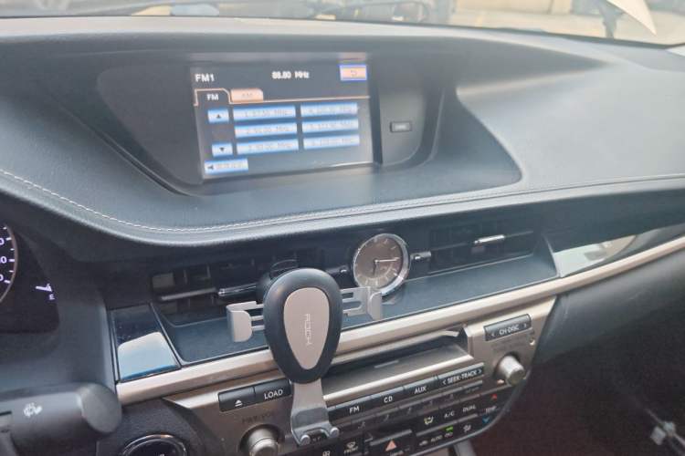 Used Lexus ES 2014 300h Elite Edition Audio And AC Panel