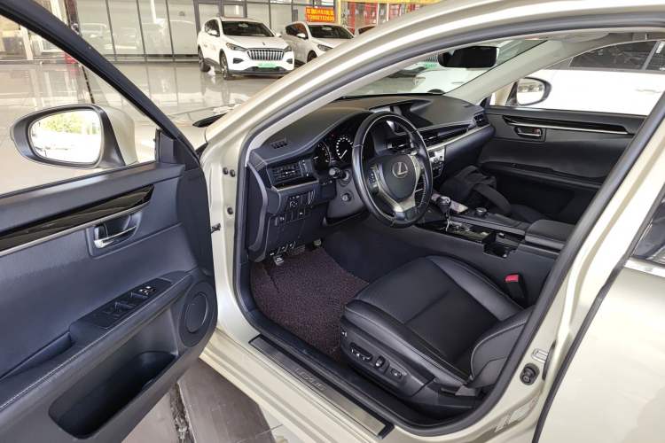 Used Lexus ES 2014 250 Elite Edition Driver Seat