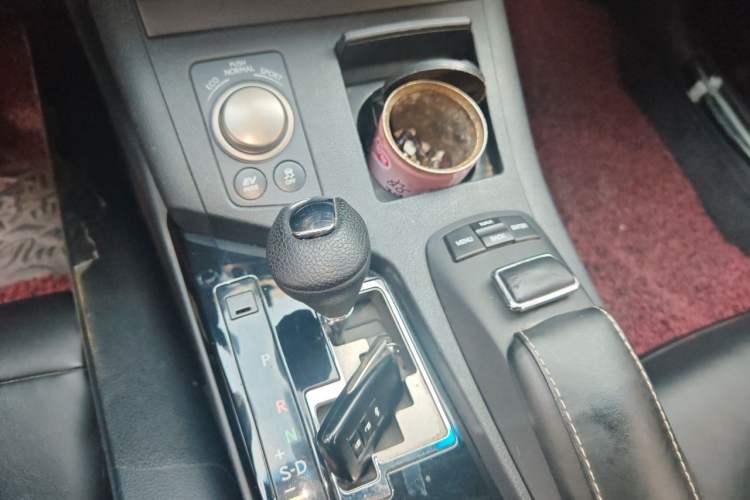 Used Lexus ES 2014 300h Elite Edition Gear Lever