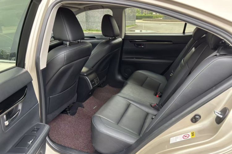Used Lexus ES 2014 250 Elite Edition Interior 3