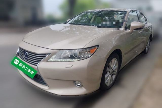 Ojetý Lexus ES 2014 250 Comfort Edition