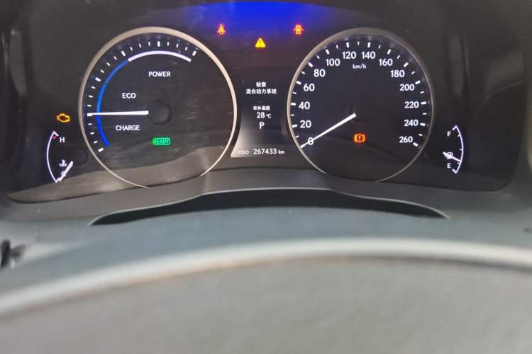 Used Lexus ES 2014 300h Elite Edition Odometer Close Up