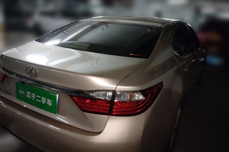 Used Lexus ES 2014 250 Elite Edition Rear Right 45 Deg