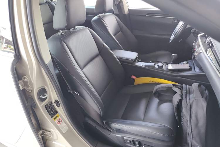 Used Lexus ES 2014 250 Elite Edition Right Front Seat