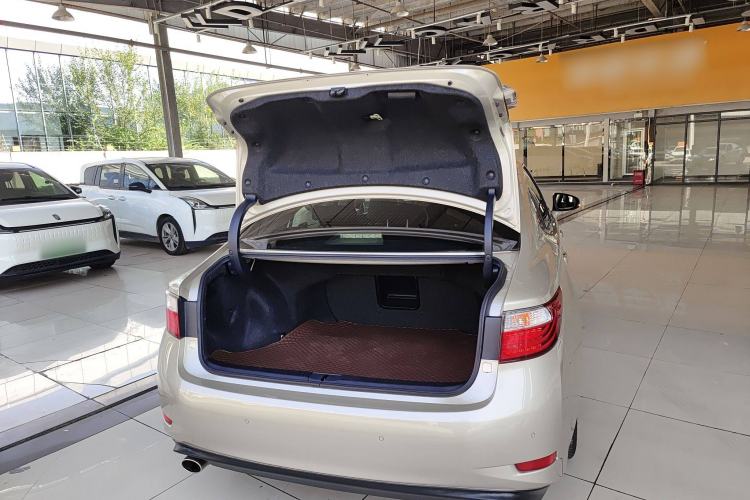 Used Lexus ES 2014 250 Elite Edition Trunk