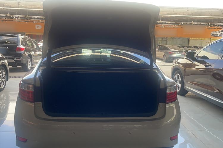 Used Lexus ES 2014 250 Elite Edition Trunk
