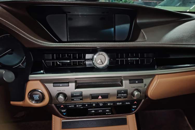 Used Lexus ES 2015 200 Elite Edition Audio And AC Panel