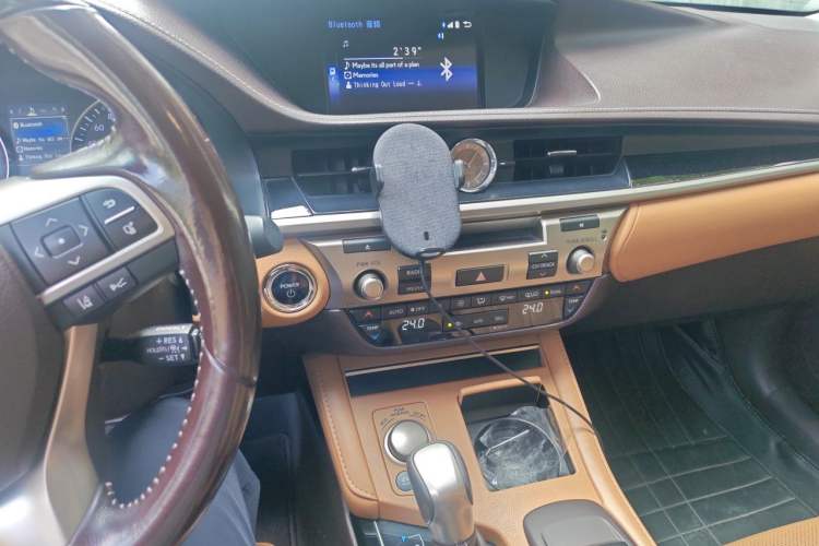Used Lexus ES 2015 300h Comfort Edition Audio And AC Panel