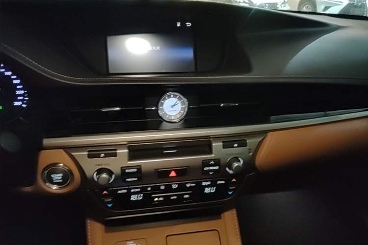 Used Lexus ES 2015 200 Elite Edition Audio And AC Panel