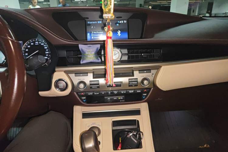 Used Lexus ES 2015 200 Comfort Edition Audio And AC Panel
