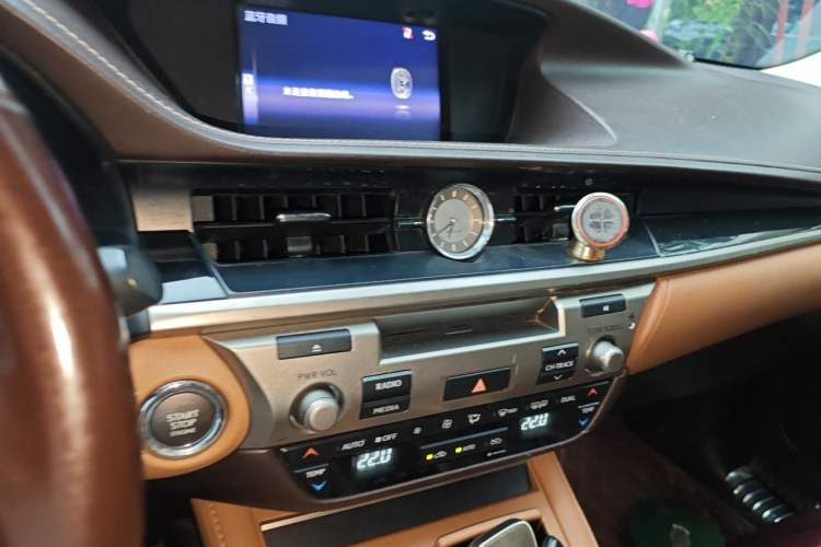 Used Lexus ES 2015 200 Elite Edition Audio And AC Panel
