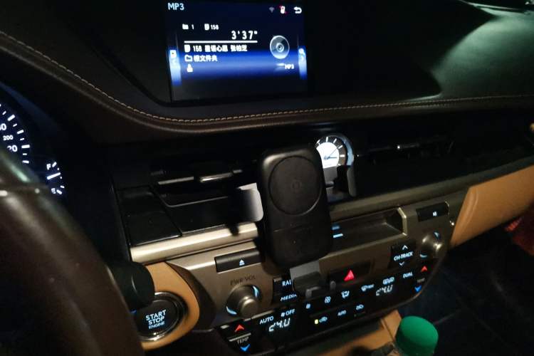 Used Lexus ES 2015 200 Comfort Edition Audio And AC Panel