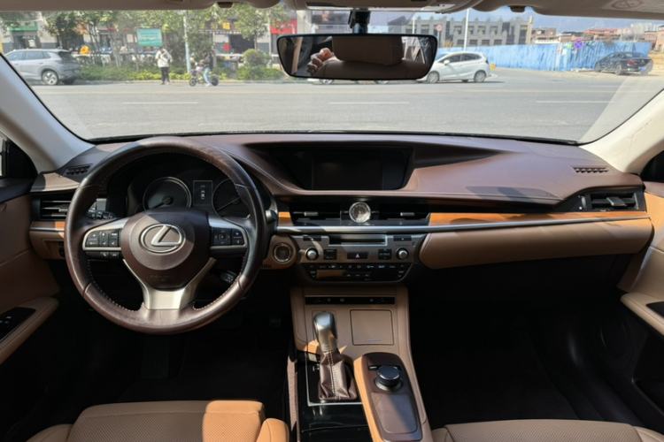 Used Lexus ES 2015 250 Elegant Edition Audio And AC Panel