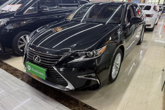 Ojetý Lexus ES 2015 200 Elite Edition