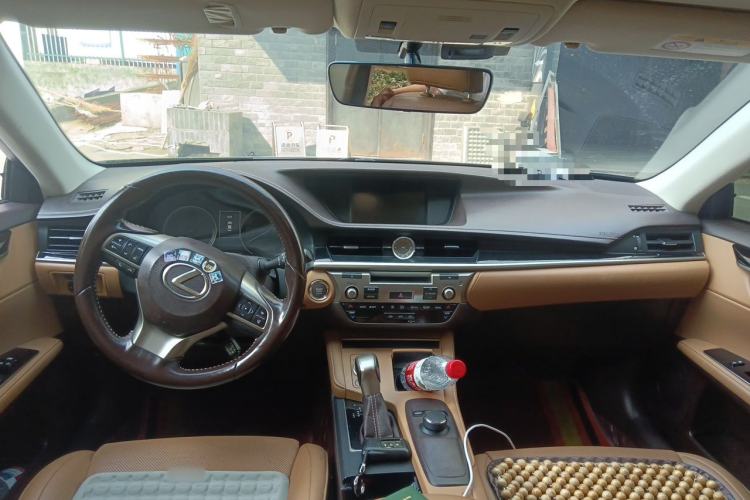 Used Lexus ES 2015 200 Elite Edition Center Console