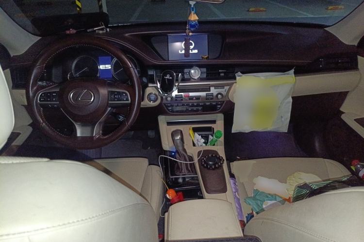 Used Lexus ES 2015 200 Elite Edition Center Console