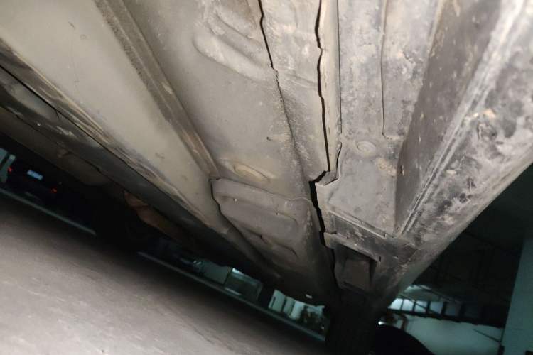 Used Lexus ES 2015 300h Comfort Edition Chassis Front Left