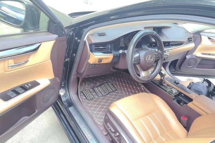 Used Lexus ES 2015 200 Comfort Edition Driver Seat