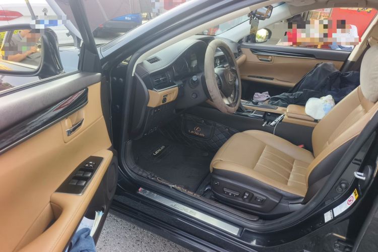 Used Lexus ES 2015 300h Comfort Edition Driver Seat