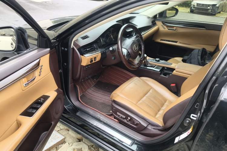Used Lexus ES 2015 300h Luxury Edition Driver Seat