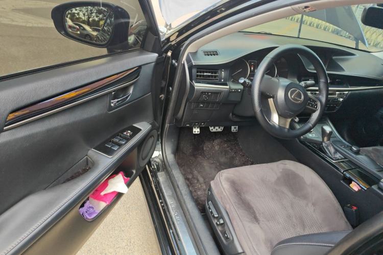 Used Lexus ES 2015 200 Comfort Edition Driver Seat