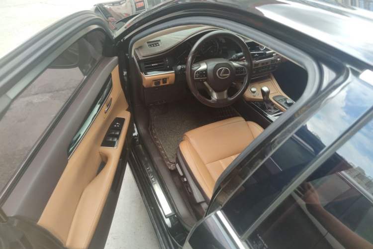 Used Lexus ES 2015 200 Elite Edition Driver Seat