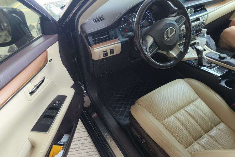 Used Lexus ES 2015 250 Elegant Edition Driver Seat