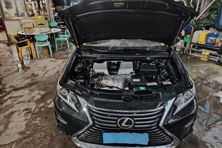 Used Lexus ES 2015 200 Elite Edition Engine Bay