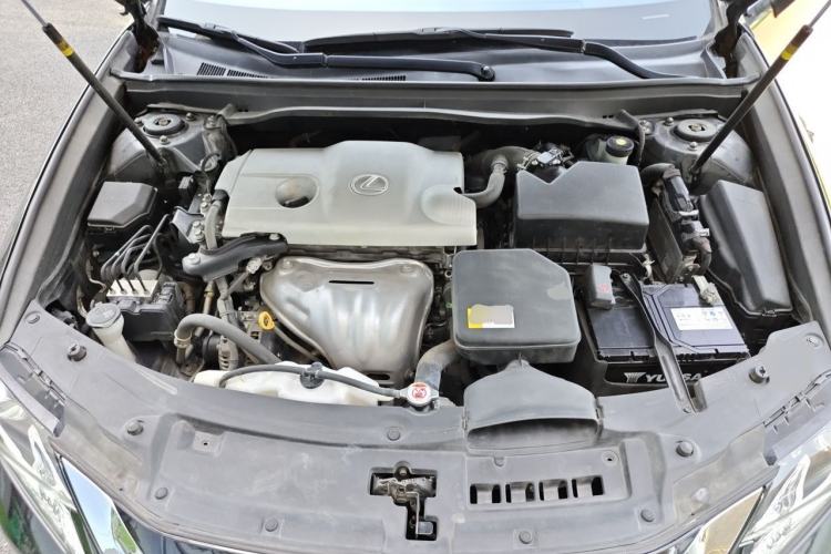 Used Lexus ES 2015 250 Elegant Edition Engine Bay