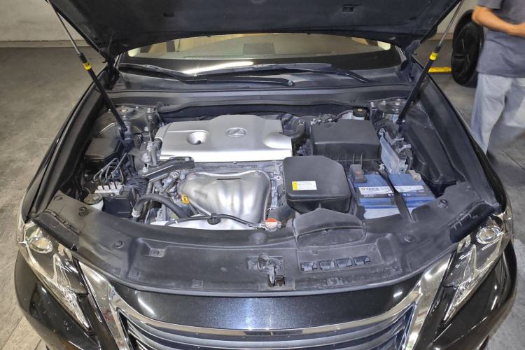 Used Lexus ES 2015 250 Elegant Edition Engine Bay