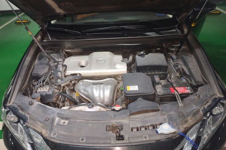 Used Lexus ES 2015 250 Elegant Edition Engine Bay
