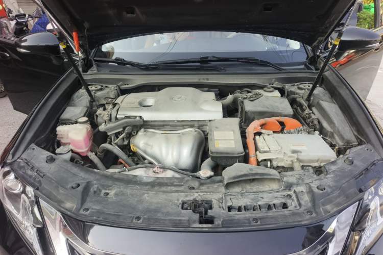 Used Lexus ES 2015 300h Comfort Edition Engine Bay