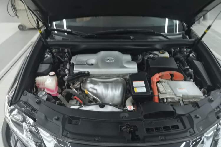 Used Lexus ES 2015 300h Comfort Edition Engine Bay