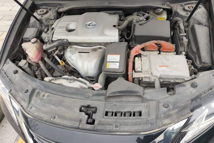 Used Lexus ES 2015 300h Comfort Edition Engine Bay