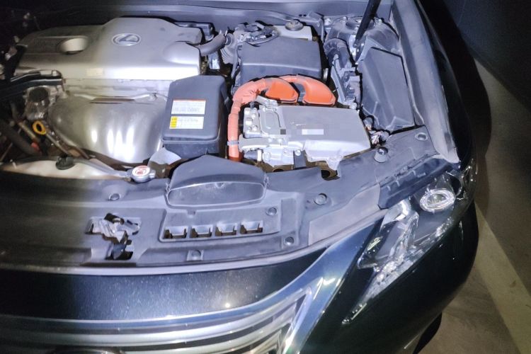 Used Lexus ES 2015 300h Comfort Edition Engine Bay Left