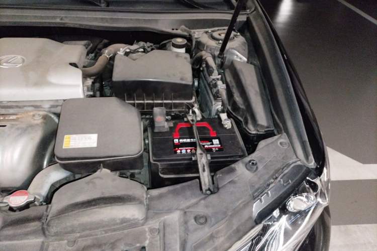 Used Lexus ES 2015 250 Elegant Edition Engine Bay Left