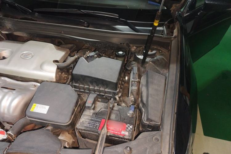 Used Lexus ES 2015 250 Elegant Edition Engine Bay Left