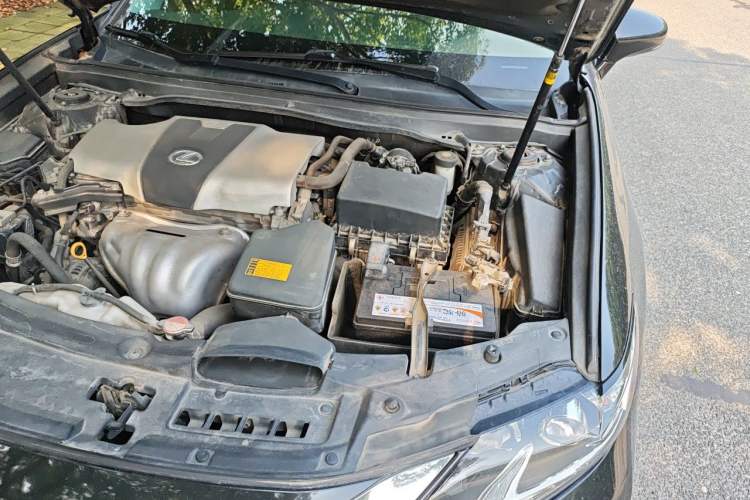 Used Lexus ES 2015 200 Comfort Edition Engine Bay Left