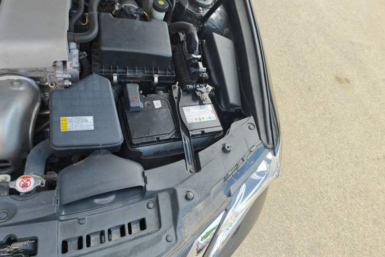 Used Lexus ES 2015 200 Comfort Edition Engine Bay Left