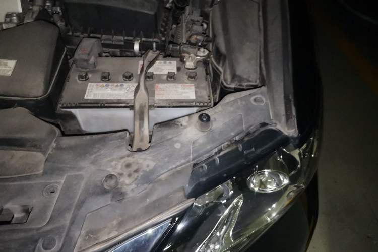 Used Lexus ES 2015 200 Comfort Edition Engine Bay Left